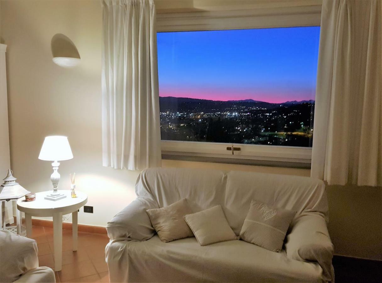 La Casa Di Chloe Apartment Poggibonsi Bagian luar foto