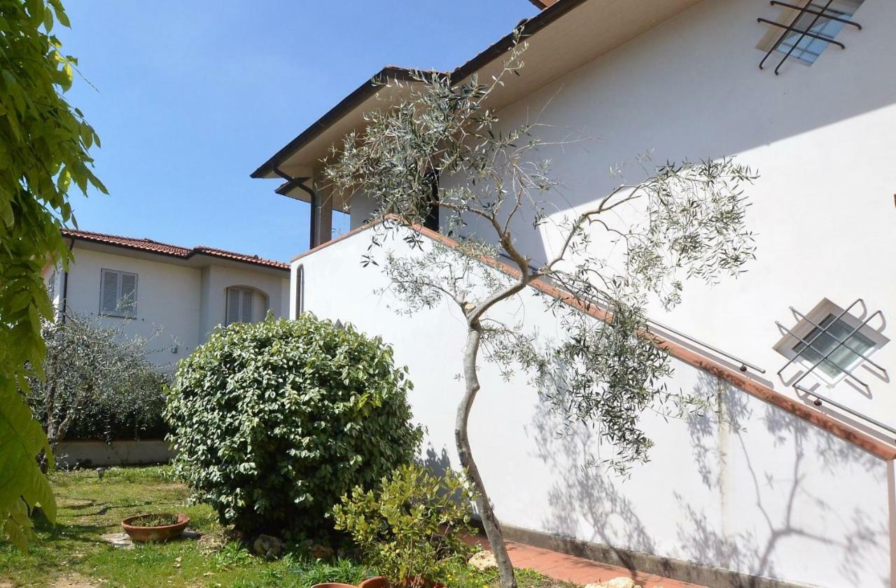 La Casa Di Chloe Apartment Poggibonsi Bagian luar foto